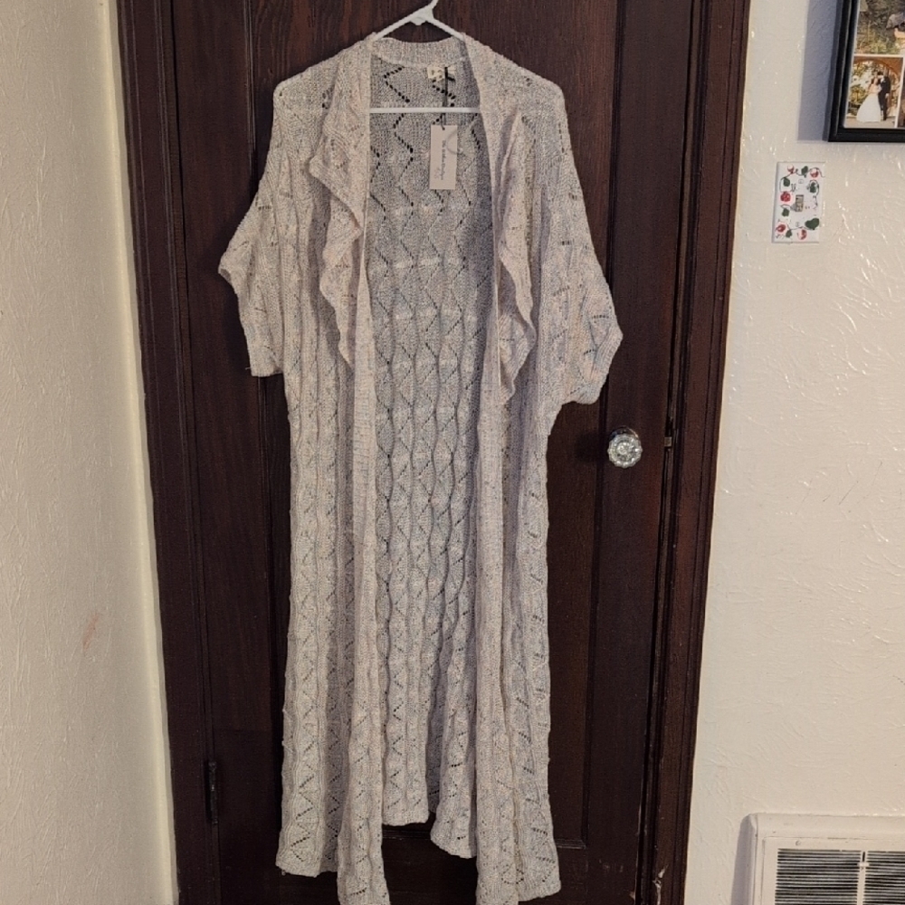 New With Tags POL Short Sleeve Cream Multicolor Grannycore Duster Size Small